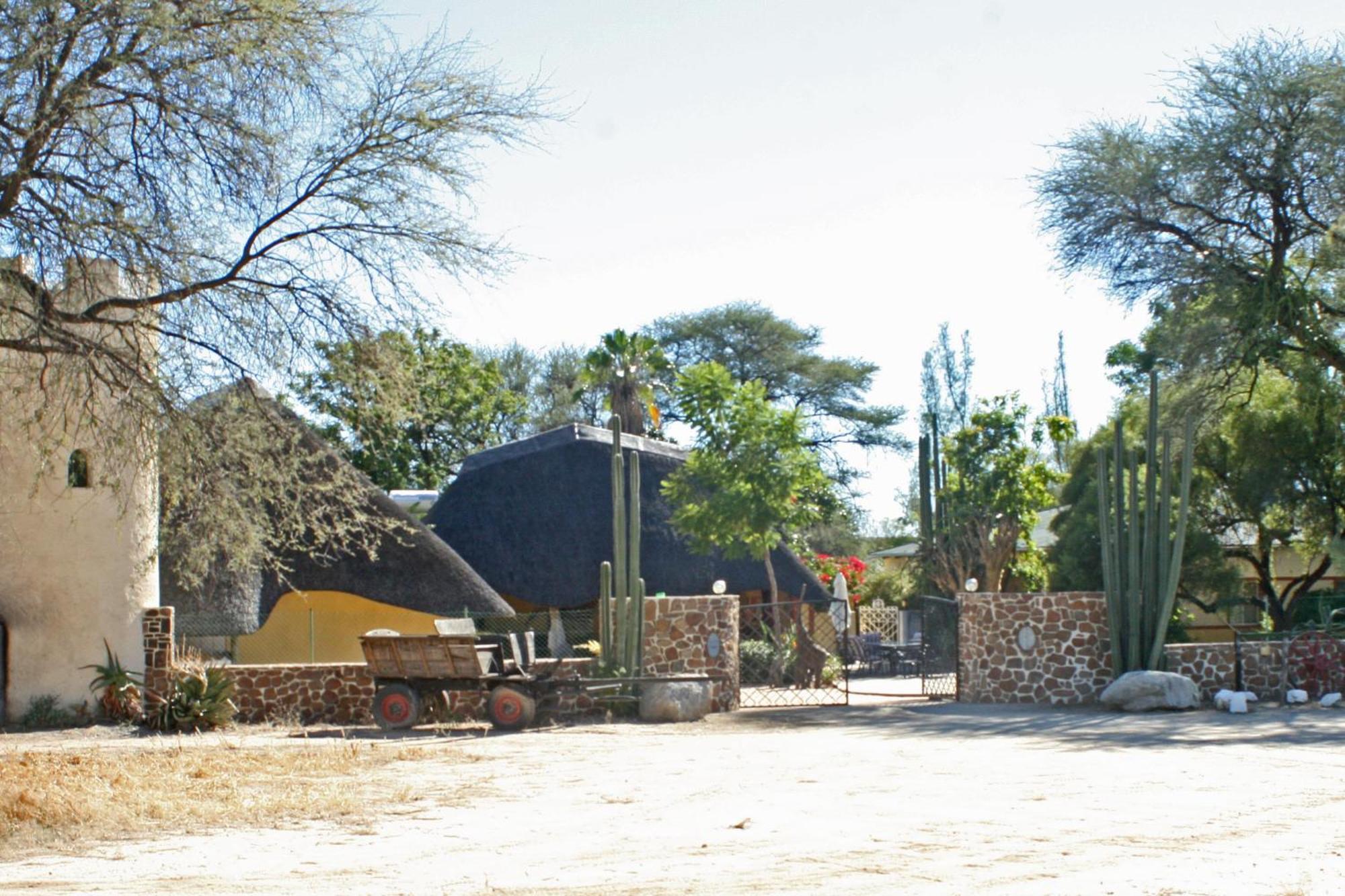 Hotel Otjohotozu Guestfarm Omaruru Exterior foto